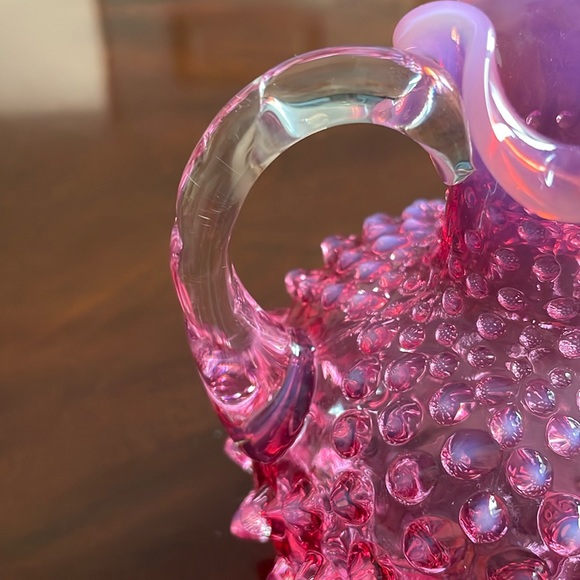 beautiful Fenton Cranberry opalescent Hobnail Cruet with stopper. - Picture 9 of 15